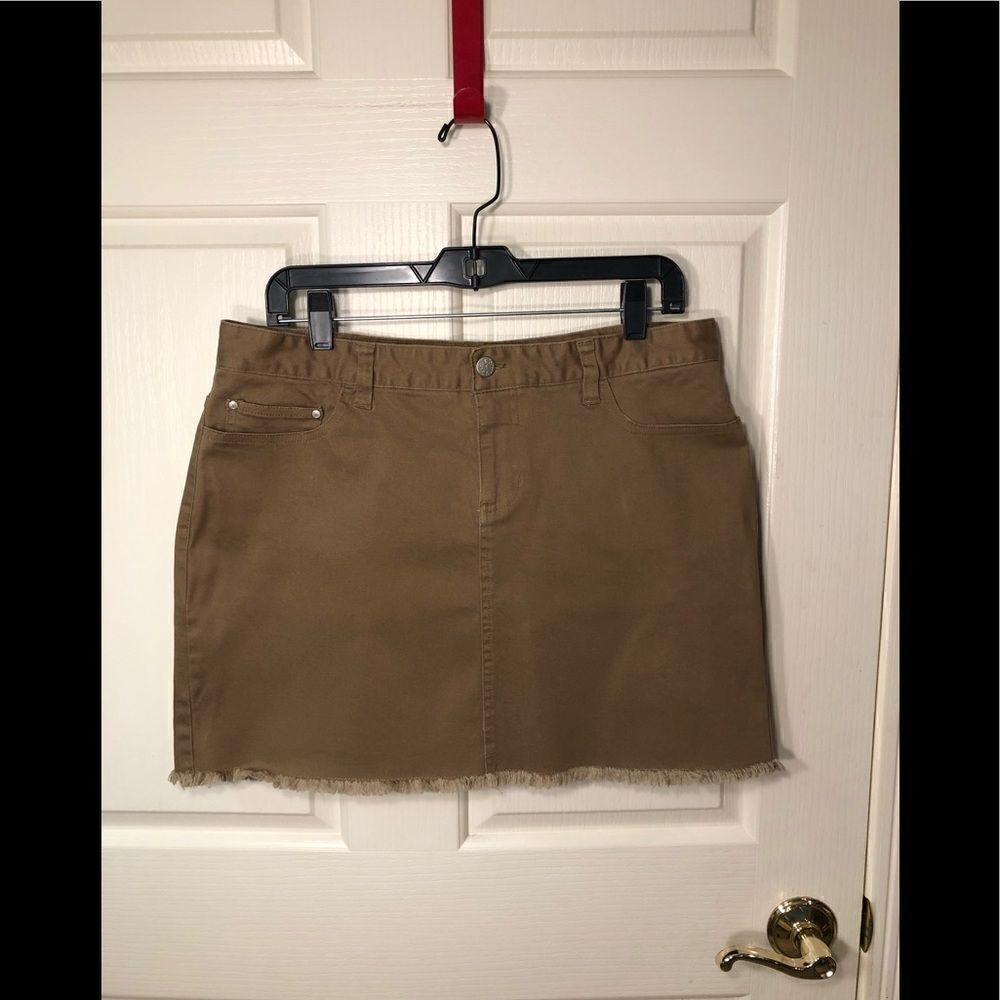 Thalia Sodi skirt 